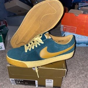 Nike Blazer Low SB Dark Teal/ Goldtone sz 10.5